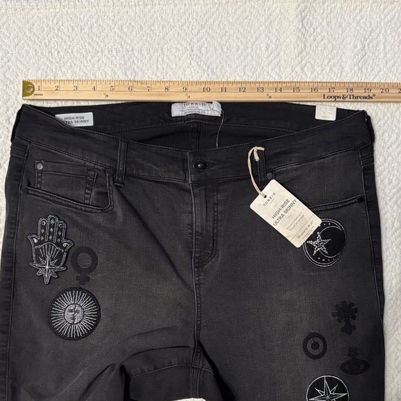 NWT Torrid Black High Rise Ultra Skinny Jeans with Embroidered Accents Size 20R - Picture 11 of 14